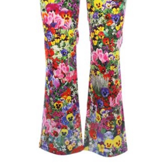 NWT ๐ Moschino Boutique flower print jeans 2021 collection. Flare bottom size 6 - Picture 6 of 11